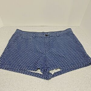 Gap tailored shorts womens sz 10R 3” inseam blue & white printed cotton mid-rise